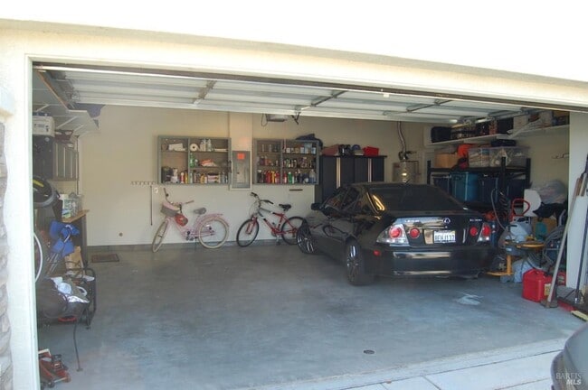 Building Photo - 402 Palisades Dr