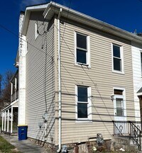 Building Photo - Stunning Home Located in Northeastern School District