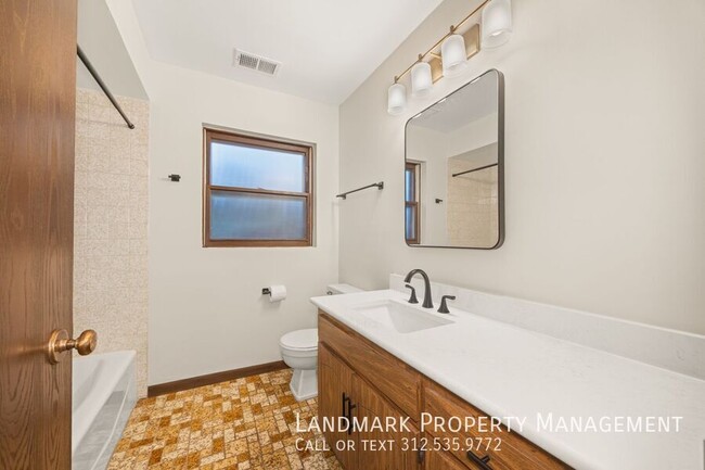 Building Photo - 409 Sara Ave