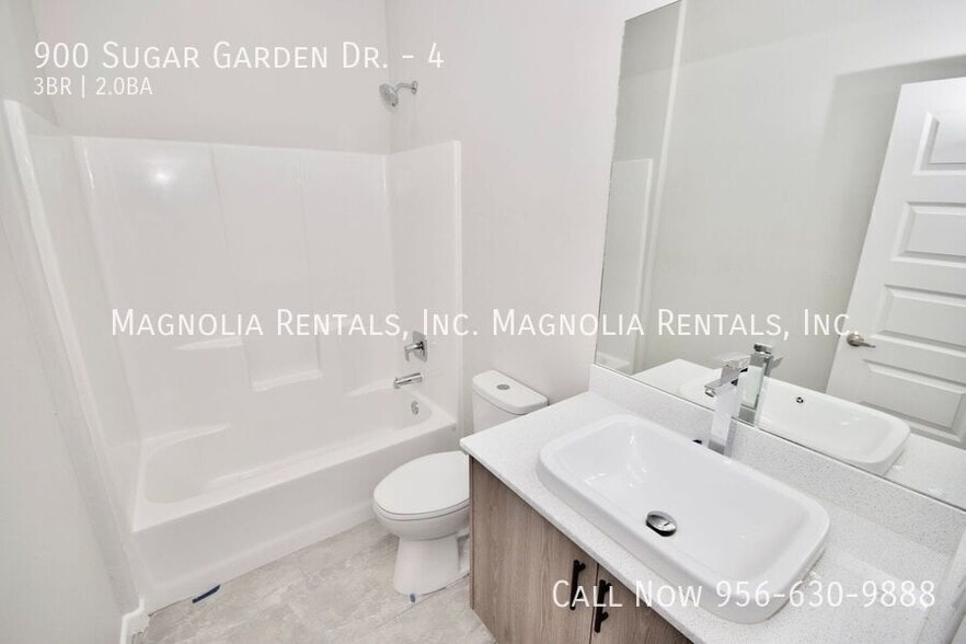 Building Photo - 900 Sugar Gdn Dr