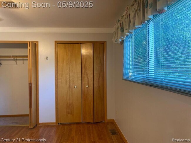 Building Photo - 21039 Danbury St