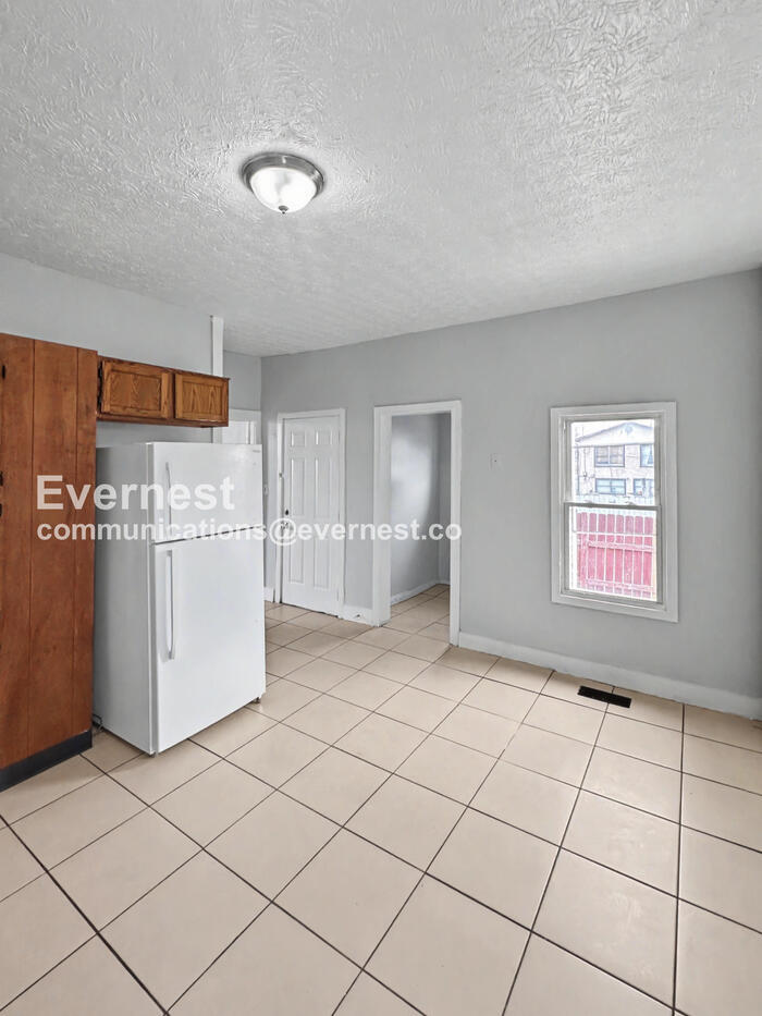 Building Photo - 1393 Cable Ave