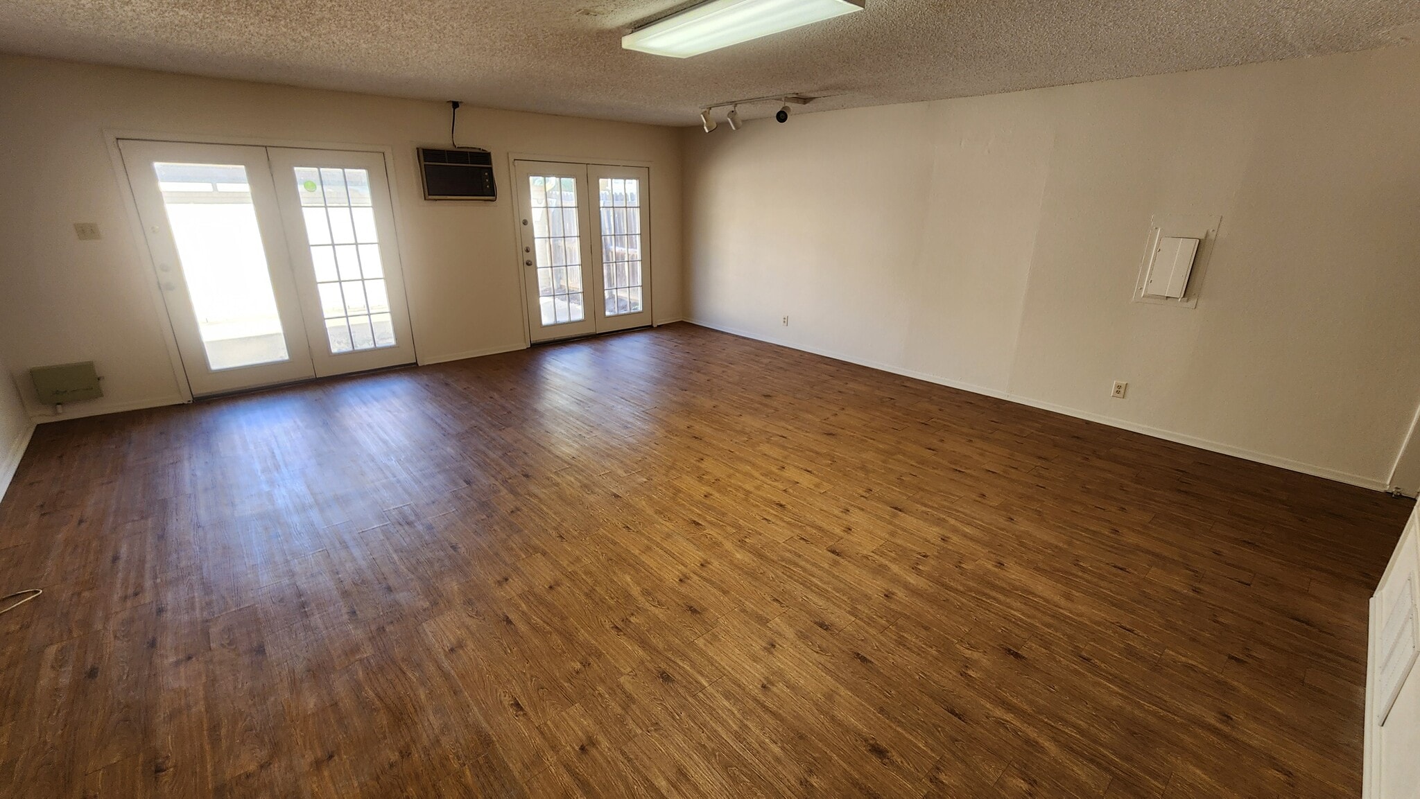 Building Photo - 2320 Aberdeen Dr