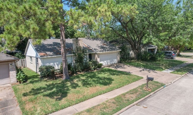 Building Photo - 21306 Park Run Dr