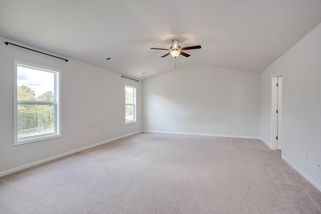 Building Photo - Beautiful 5 Bedroom Home For Rent