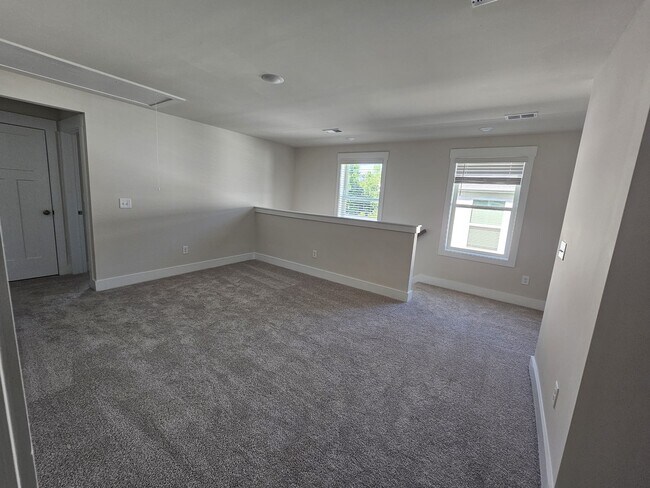 Building Photo - 224 Lanyard Ln