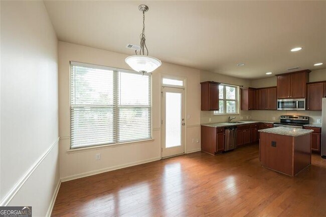 Building Photo - 1555 Creek Bend Ln NW