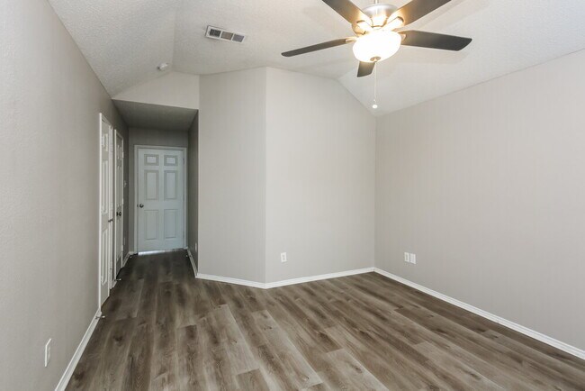 Building Photo - 524 Timber Way Dr