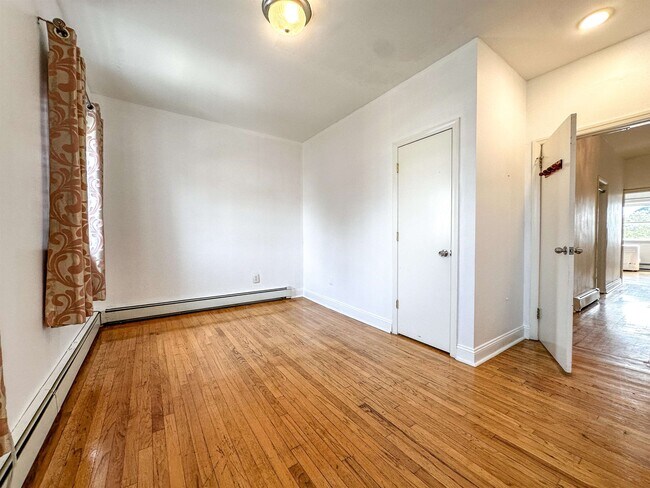 Building Photo - 639 Palisade Ave