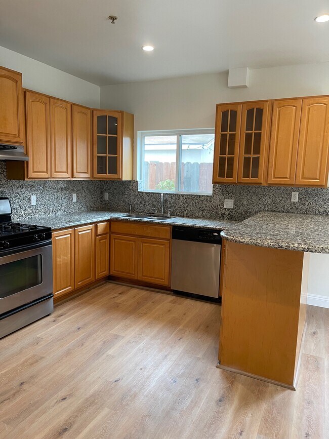 Building Photo - 4028 Tilden Ave