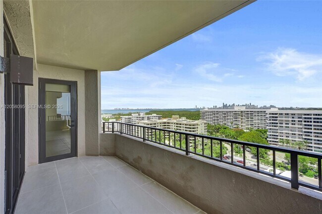 Building Photo - 251 Crandon Blvd
