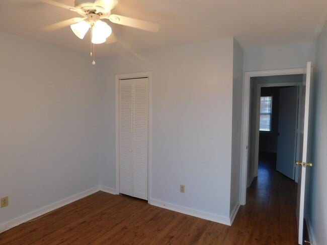 Building Photo - Family home