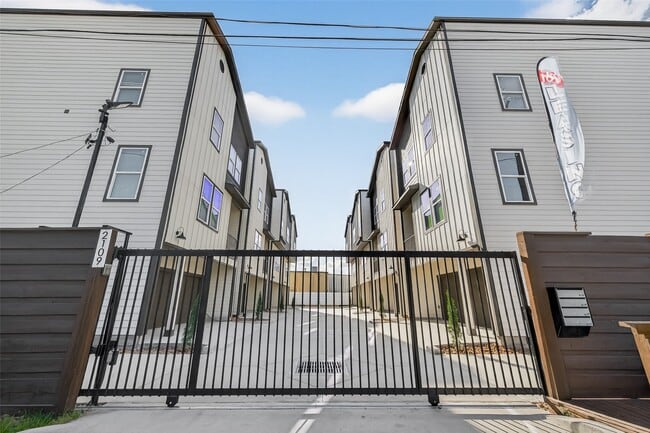 Primary Photo - 2109 Marnel Rd