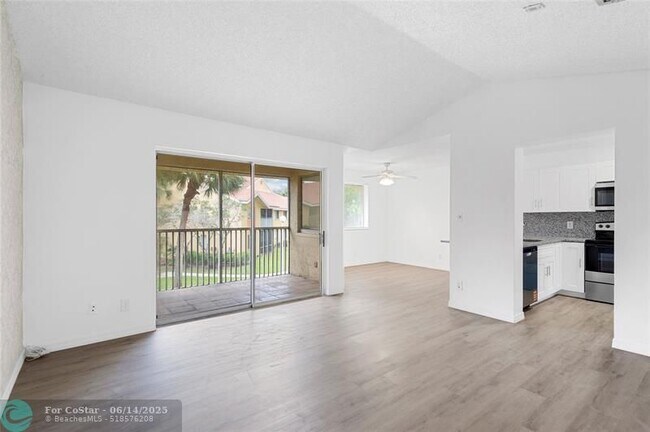 Building Photo - 1084 Coral Club Dr