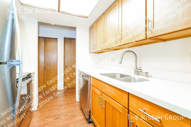 Building Photo - 3421 SW Roxbury St