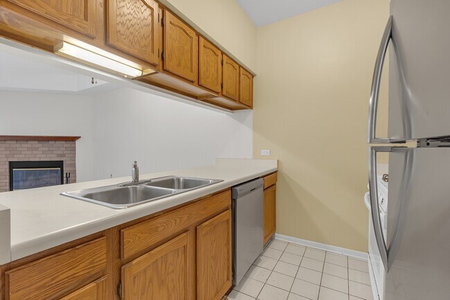 Building Photo - 1126 Regency Dr