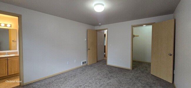 Building Photo - 3 Bedroom 2 bath in Lake Limerick