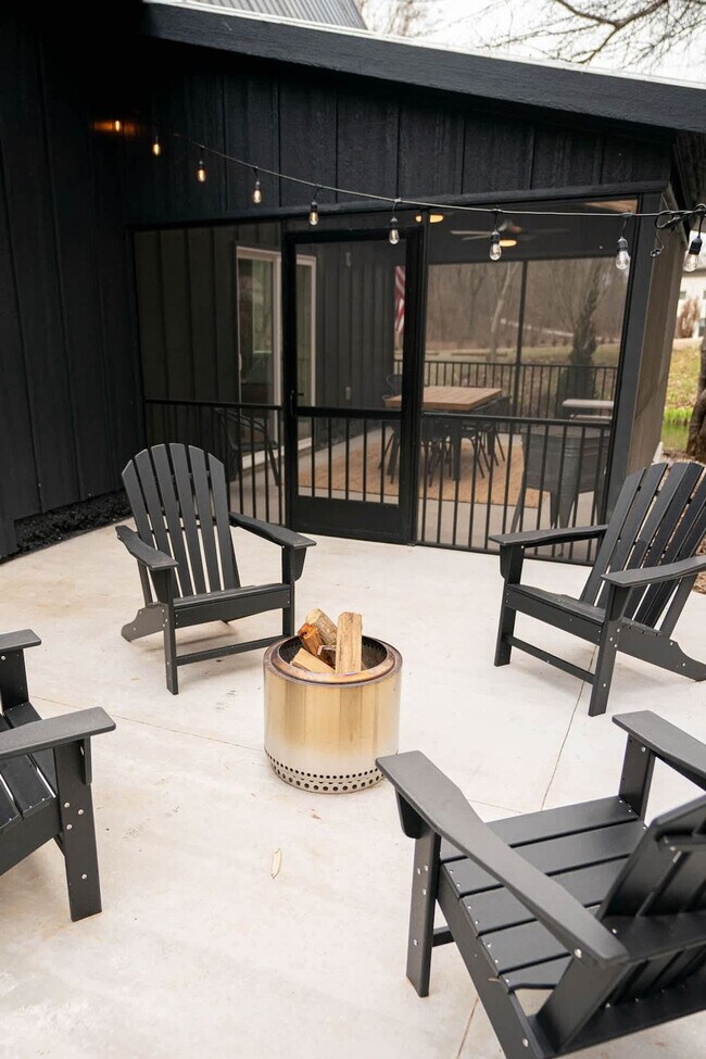 Building Photo - 8442 E McNelly Rd