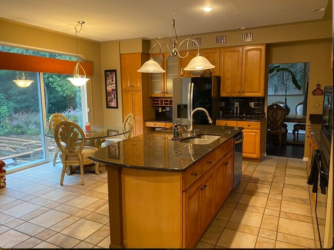 Building Photo - 7624 Beringer Ct