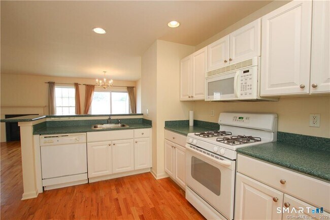 Building Photo - 904 Sienna Dr