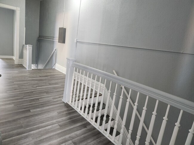 Building Photo - 7 National St