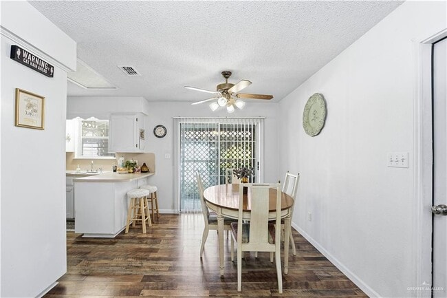 Building Photo - 12 Pisces St