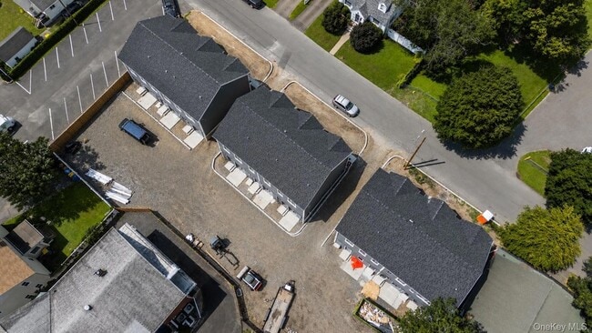 Building Photo - 62 Manor Pl