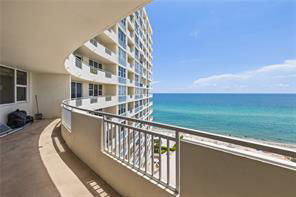 Building Photo - 3174 S Ocean Dr