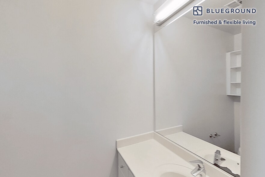 Building Photo - 445 Artisan Way