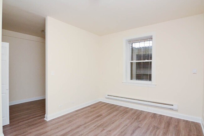 Building Photo - 2936 W Palmer St