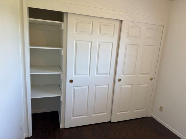 Building Photo - Unique 2 Bedroom Country Property Vacaville *Star Rentals