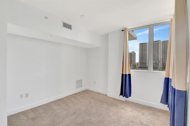 Building Photo - 1830 Radius Dr
