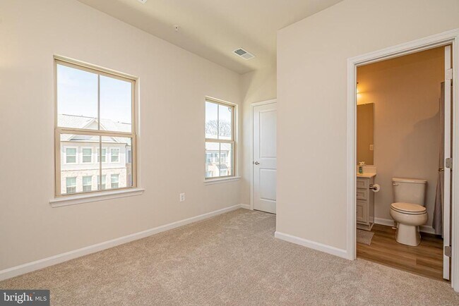 Building Photo - 3929 Small Roundtop Rd