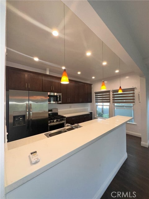 Building Photo - 137 S Roxbury Dr