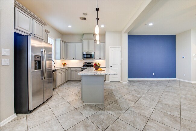 Building Photo - 12130 La Strada St