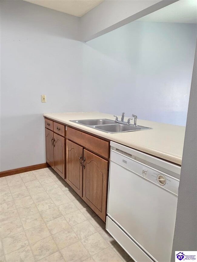 Building Photo - 629 Potomac Ct