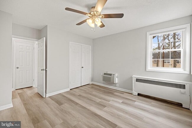 Building Photo - 235 N George Mason Dr