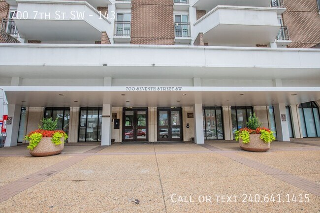 Building Photo - 700 7th St SW