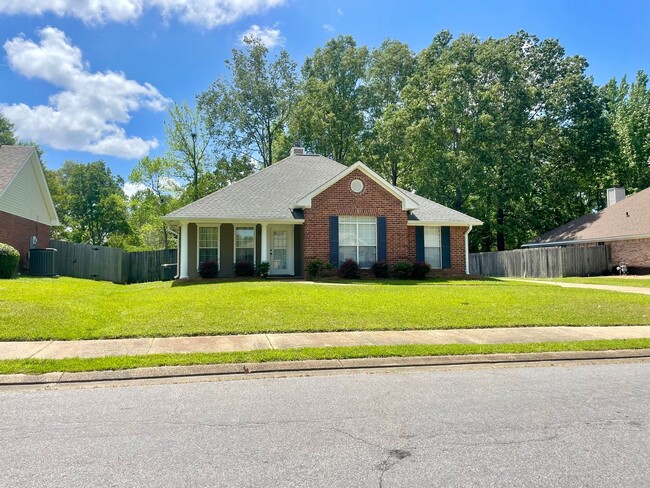 Building Photo - 3/2 For Rent in Brandon 047!