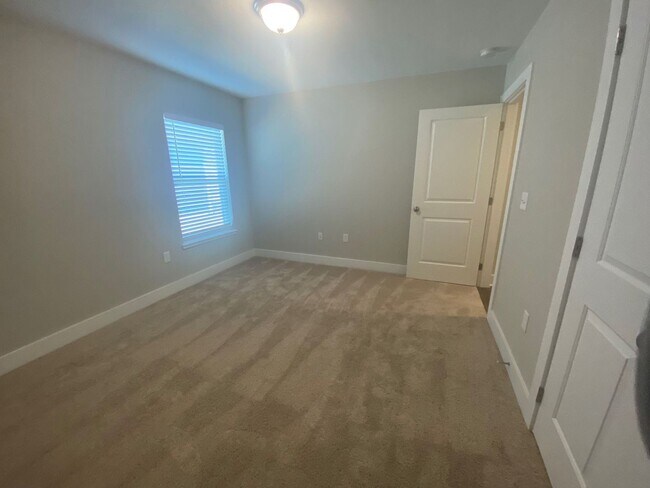 Building Photo - Spacious, Modern Home Convenient to Shopping, Parks, Schools & Tyndall AFB! *SPECIAL: 1/2 OFF 1st...