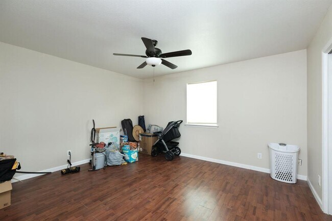 Building Photo - 1170 County Rd B