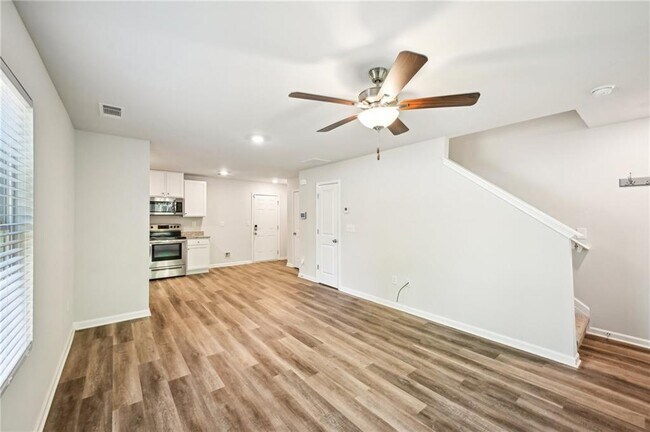 Building Photo - 4437 Ben Hill Rd