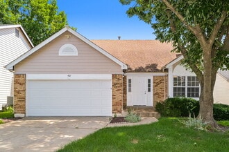 Building Photo - 402 Waterside Dr