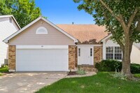 Building Photo - 402 Waterside Dr