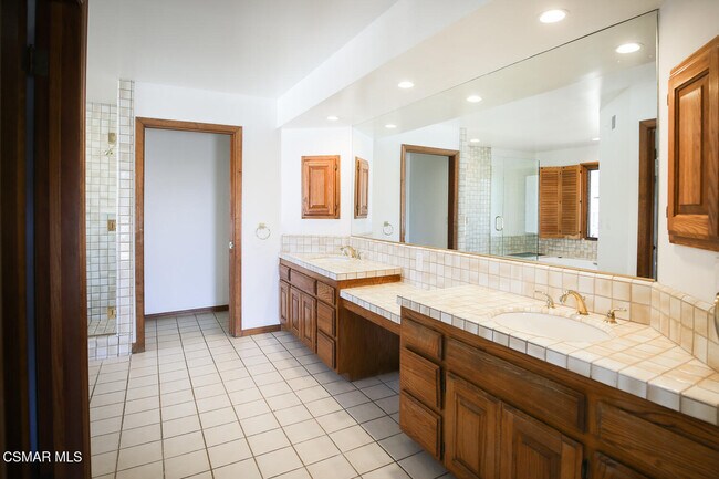 Building Photo - 4554 Rayburn St