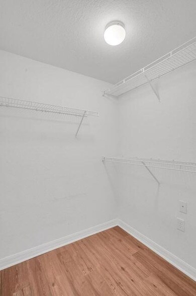 Building Photo - 557 SE Prescott Pl