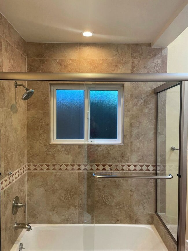 Building Photo - Serene, Executive 5 Bedroom 3 Bath Home with Private Front yard and Backyard - Palo Alto