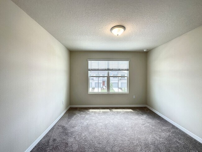 Building Photo - 4621 Sparkling Shell Ave