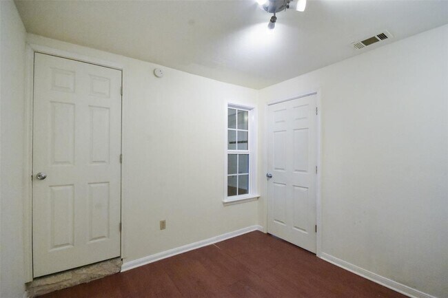 Building Photo - 2529 Rio Grande St