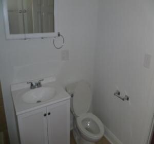 Bathroom - 8000 S Paulina 1701-11 W 80th Chicago, IL 60620